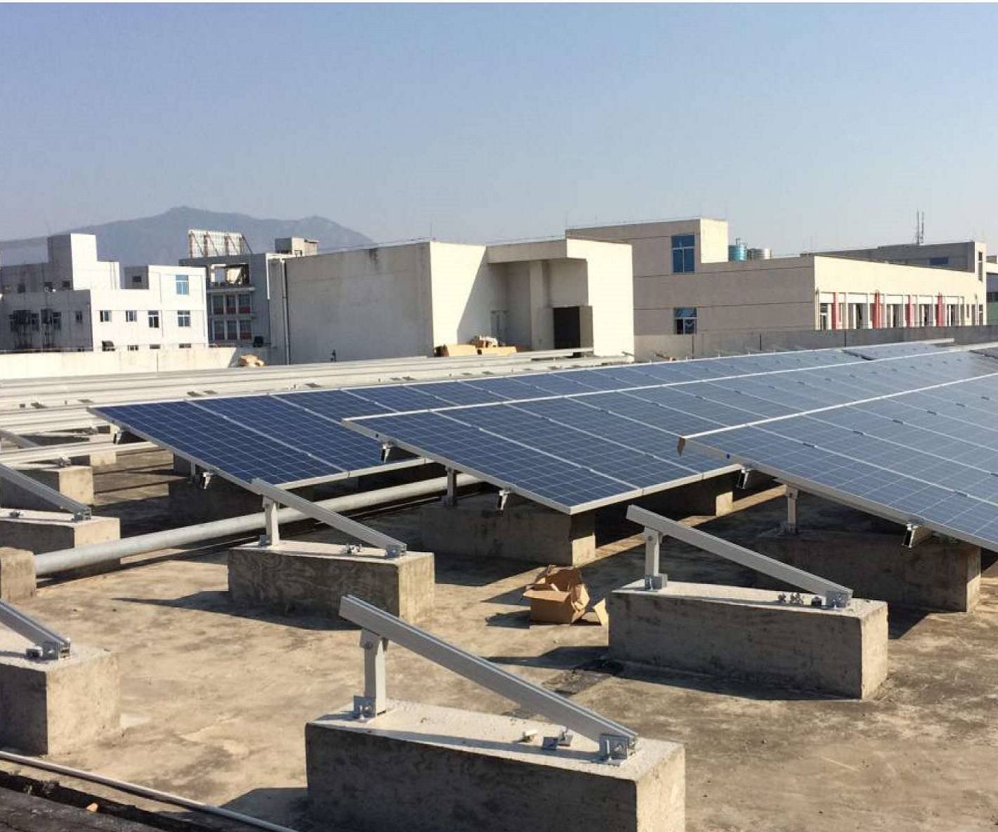 Montaggio solare su tetto piano 1MW
