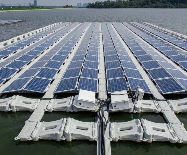 Sistema di montaggio fotovoltaico galleggiante